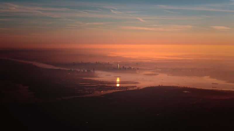 1cf69pwoneworldtradecentershimmersintheearlymorningsunlightbyjimmykastner5120x2880.png (5120x2880)
