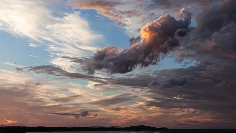 1d4s7zkheadintheclouds.jpg (4000x2250)