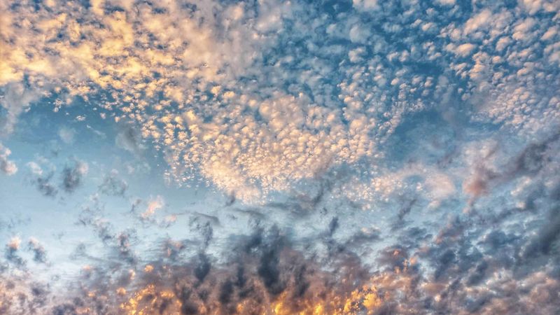 1jipc5bfascinatinggatheringofcloudsinmontrealcanada.jpg (4000x2250)