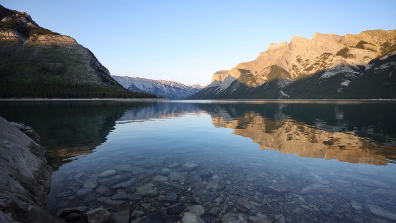 1lcxyaklakeminnewankabanffnationalparkoc6559x4373.jpg (6559x3689)