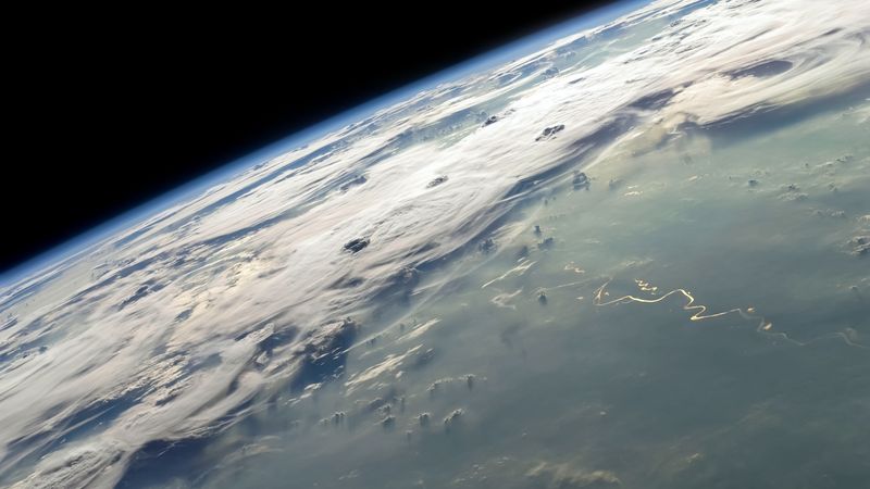 earthhorizonkushshu.jpg (5120x2880)