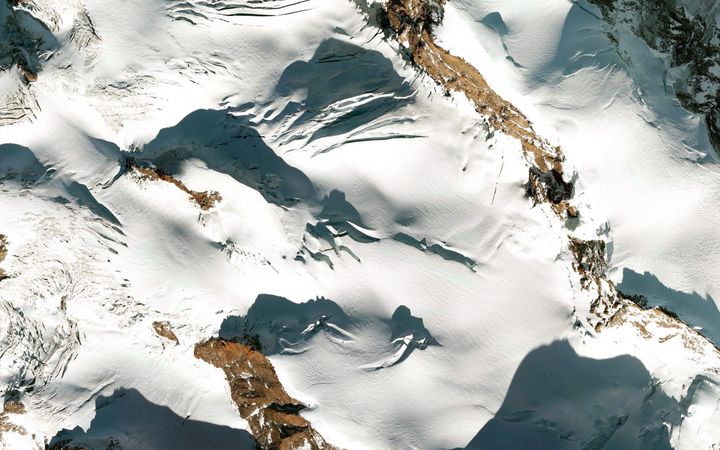 googleearthview1039.jpg (4000x2500)