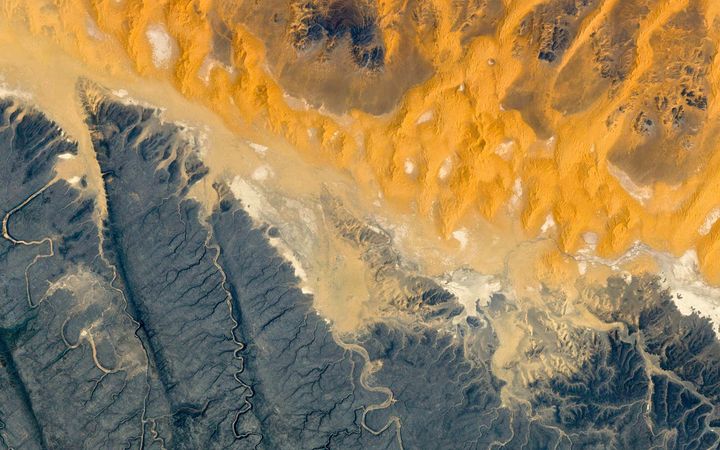 googleearthview1102.jpg (4000x2500)